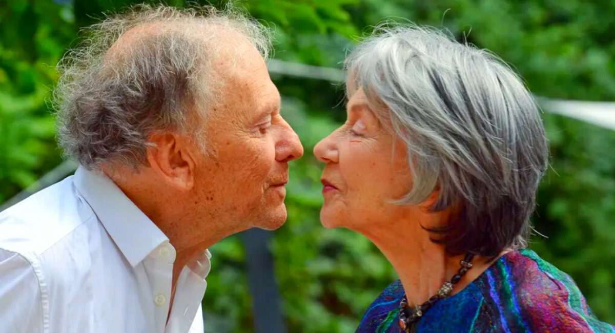 amour-love-hand-in-hand-with-infinity-Emmanuelle-Riva